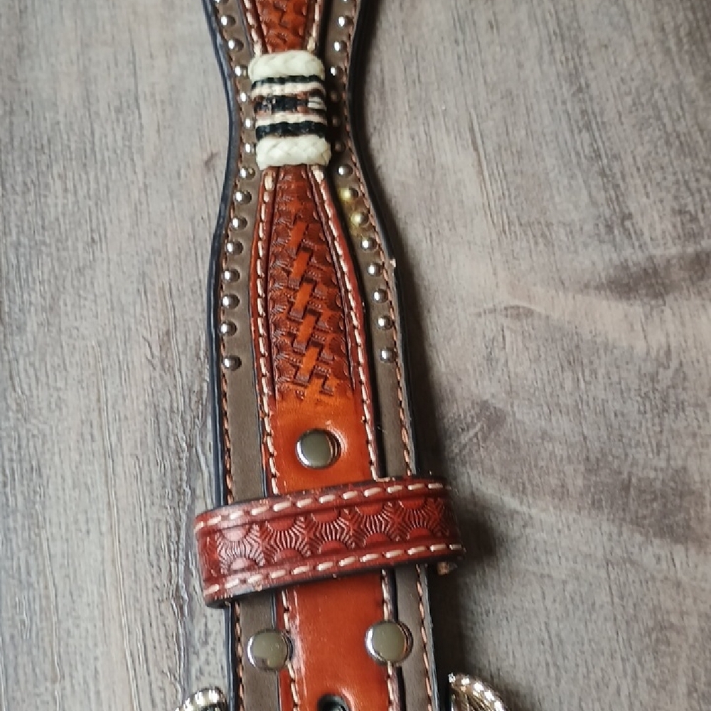 Nocona Brown and Silver Belt Bag - Picture 4 of 13